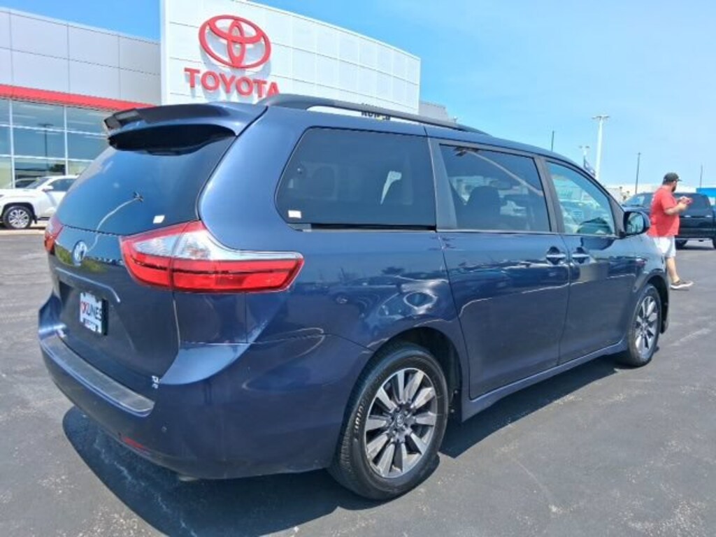 Used 2019 Toyota Sienna XLE Premium 7 Passenger Van