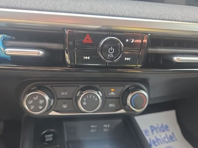 2025 Nissan Kicks SV AWD - Photo 22
