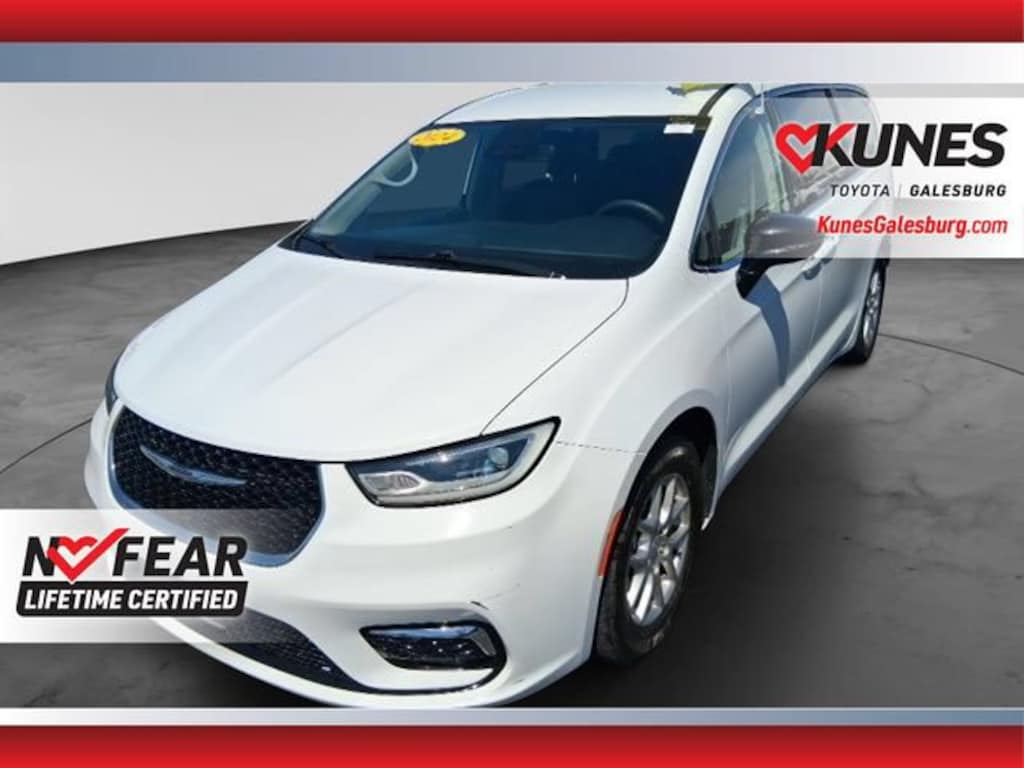 Used 2024 Chrysler Pacifica Touring L Van Passenger Van