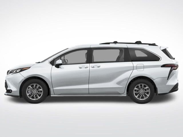 2026 Toyota Sienna XLE photo 2