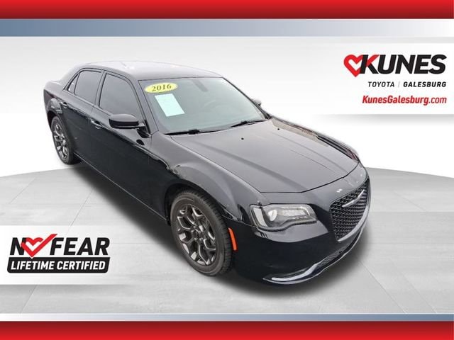 2016 Chrysler 300 S's photo