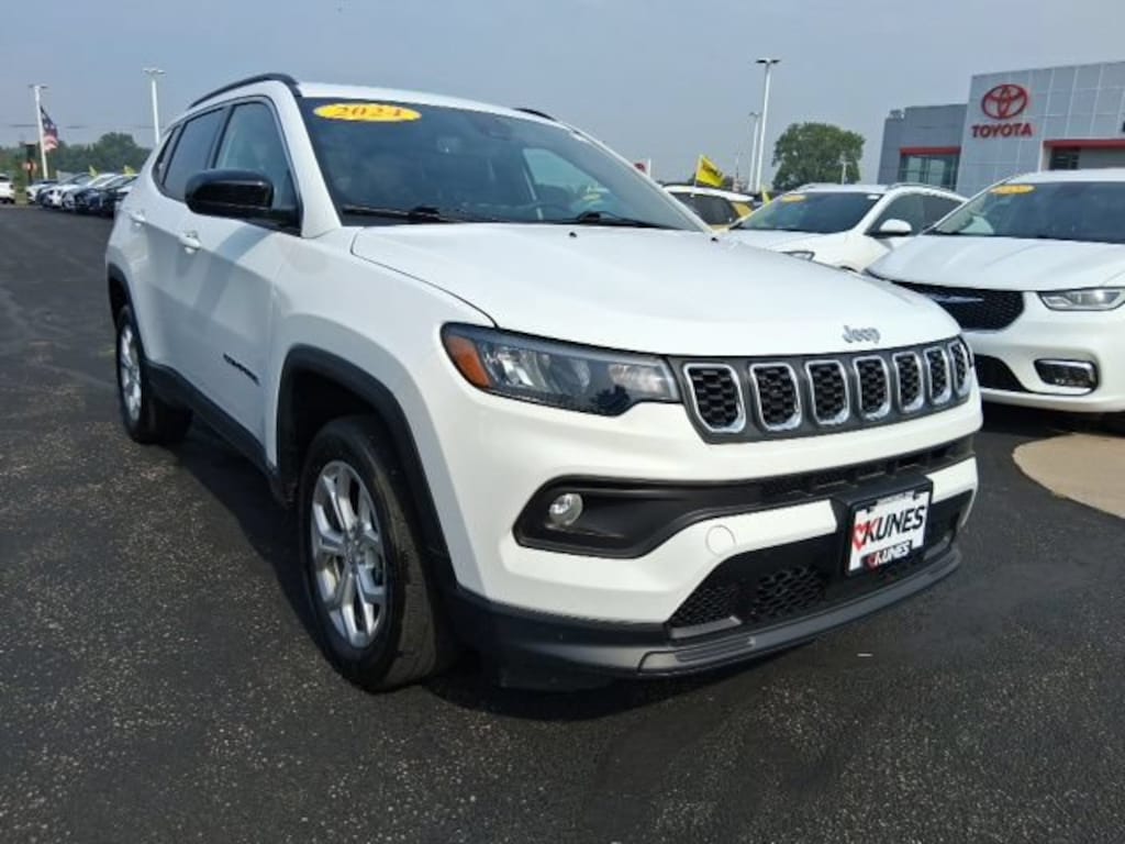 Used 2024 Jeep Compass Latitude SUV