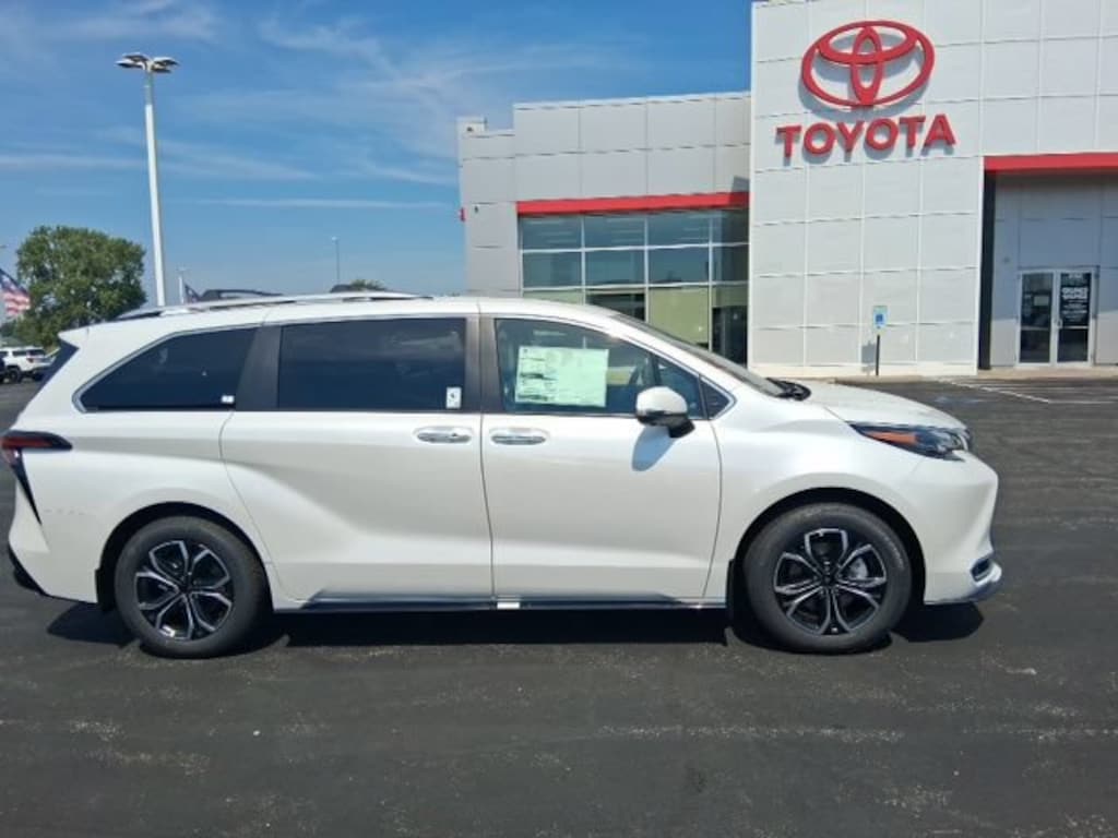 New 2026 Toyota Sienna Platinum 7 PASSENGER