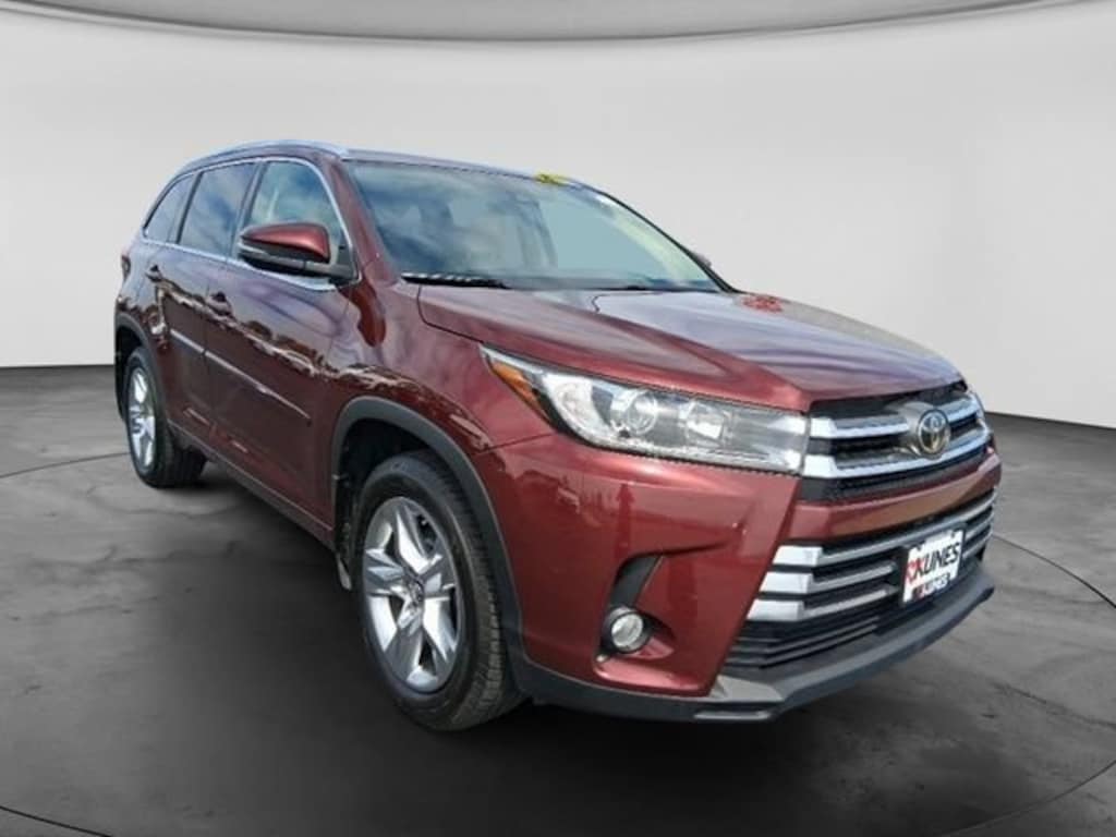Used 2017 Toyota Highlander Limited V6 SUV