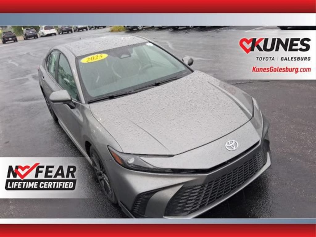 Used 2025 Toyota Camry SE Sedan