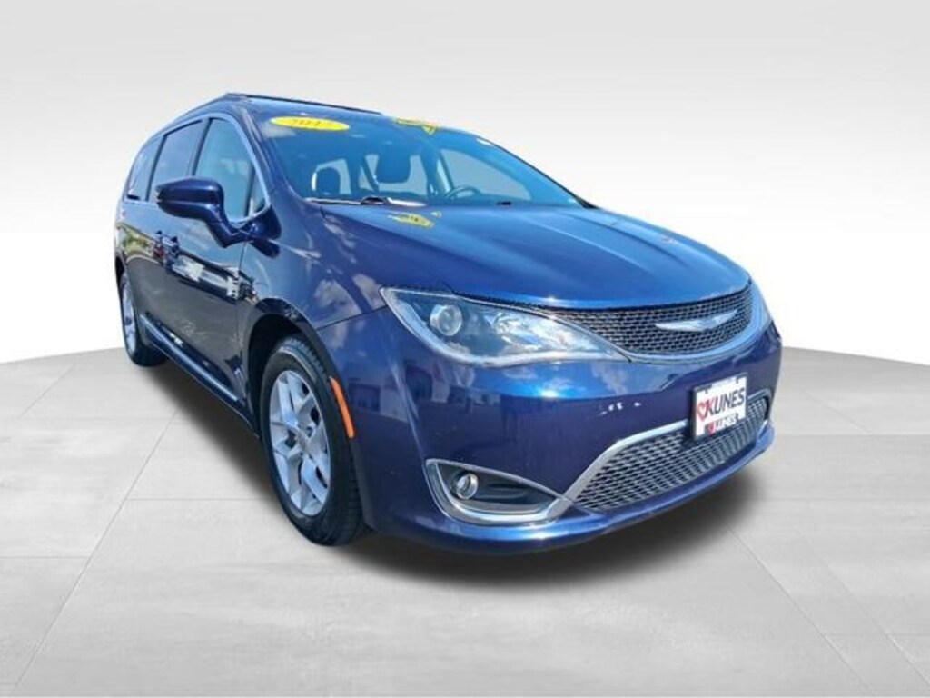 Used 2017 Chrysler Pacifica Touring-L Van