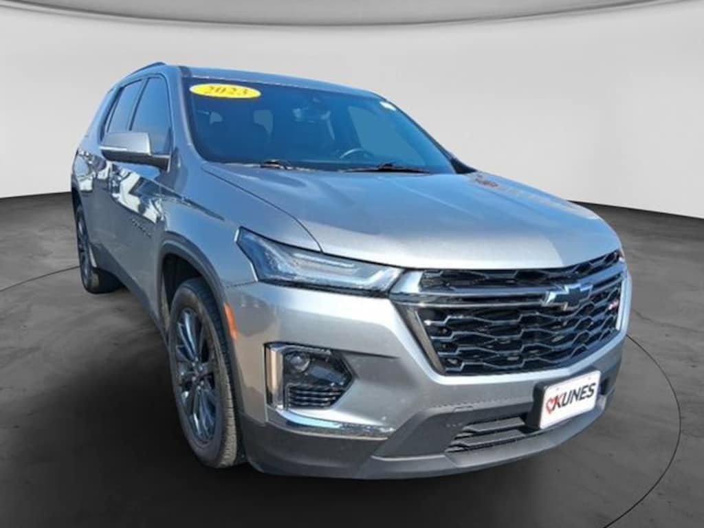 Used 2023 Chevrolet Traverse RS SUV