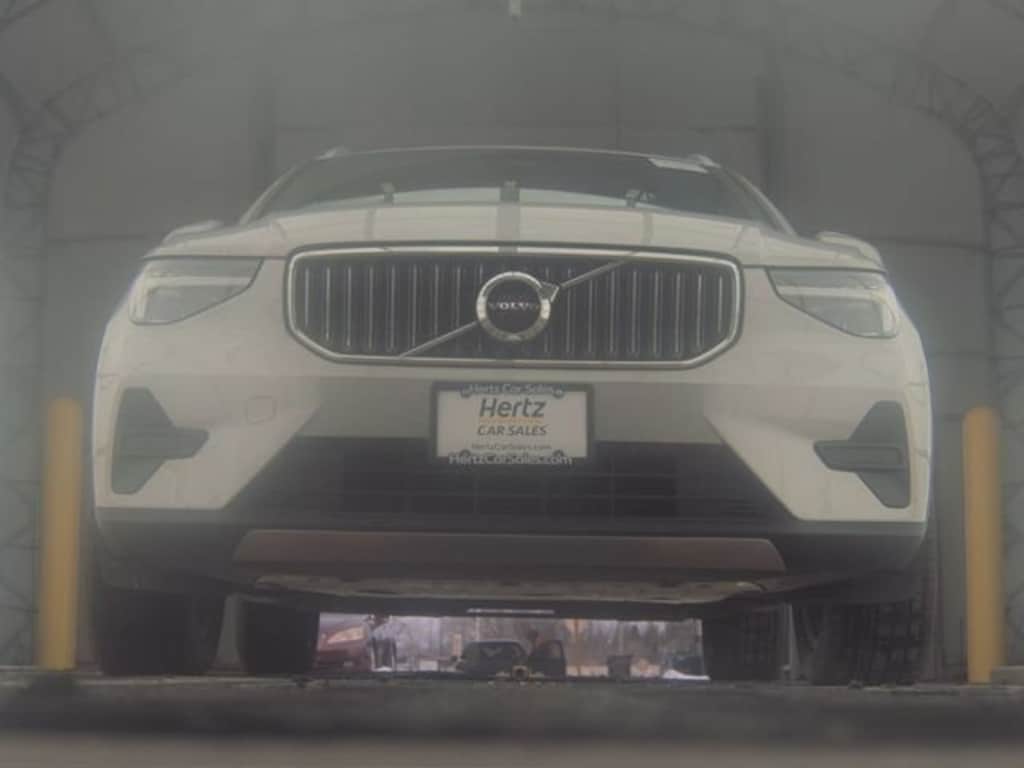 Used 2024 Volvo XC40 B5 Core SUV