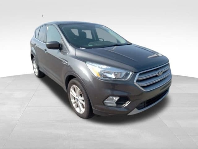 Used 2019 Ford Escape SE with VIN 1FMCU0GD0KUA52942 for sale in Galesburg, IL