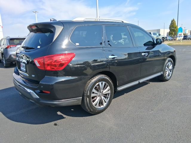 2020 Nissan Pathfinder SV photo 4