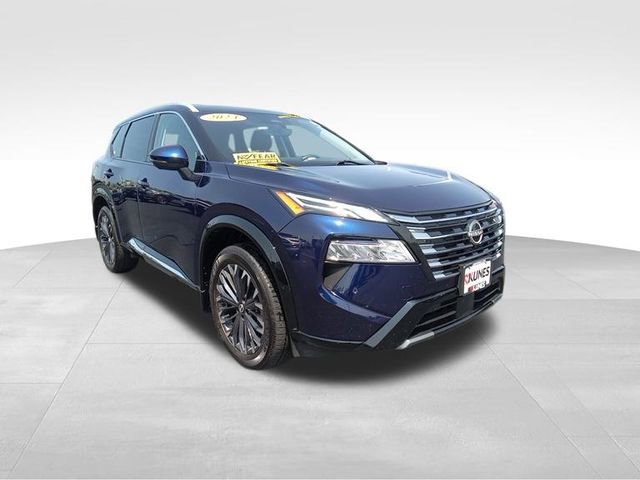 2024 Nissan Rogue Platinum photo 2