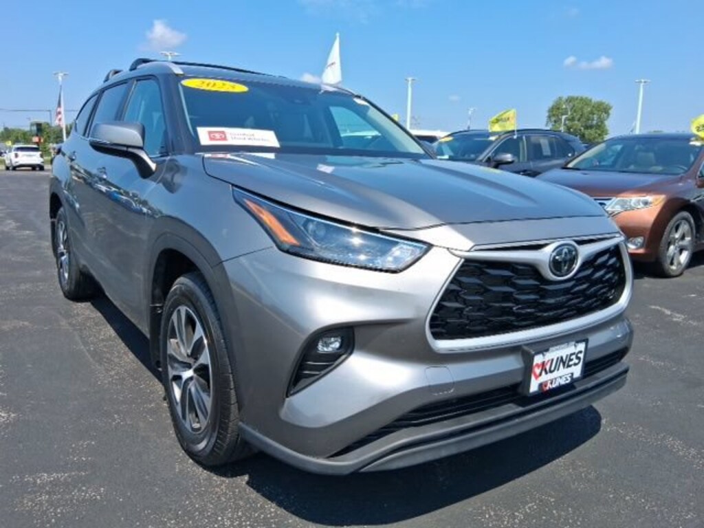 Used 2025 Toyota Highlander SUV