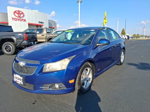 2013 Chevrolet Cruze photo 2