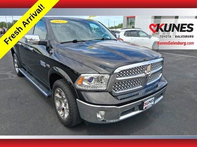 2017 RAM 1500 Laramie 4x4 Crew Cab 5'7's photo