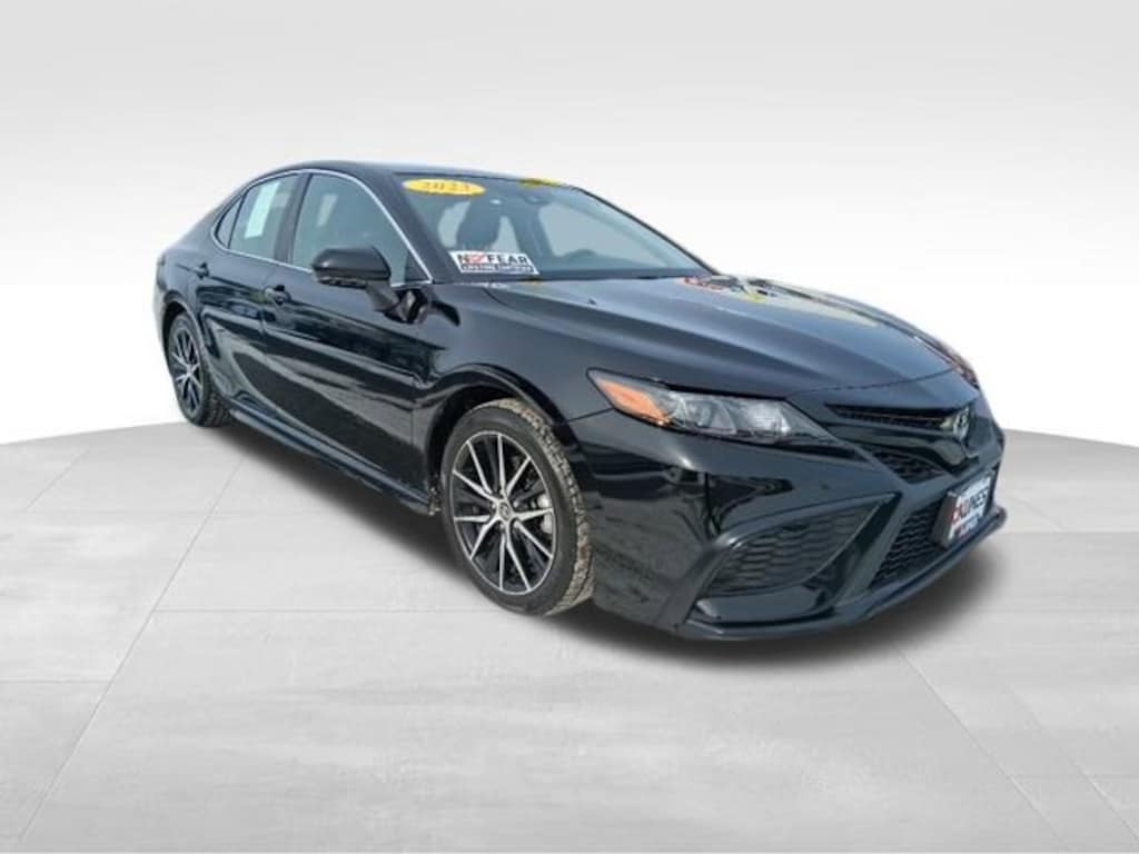 Used 2023 Toyota Camry SE Sedan