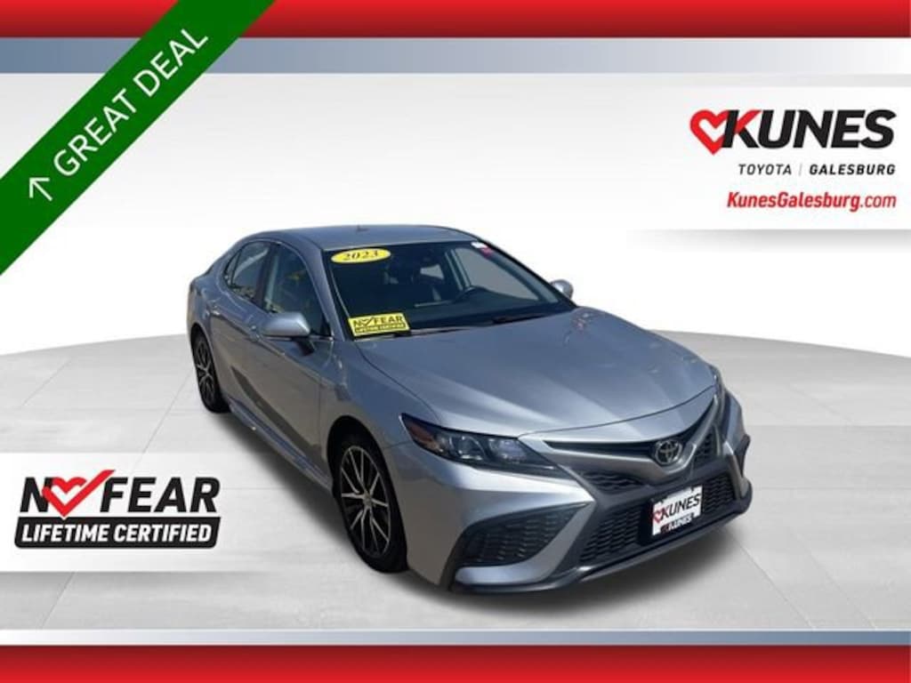 Used 2023 Toyota Camry SE Sedan