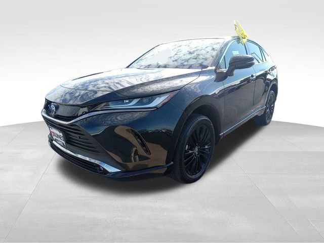 2024 Toyota Venza photo 2