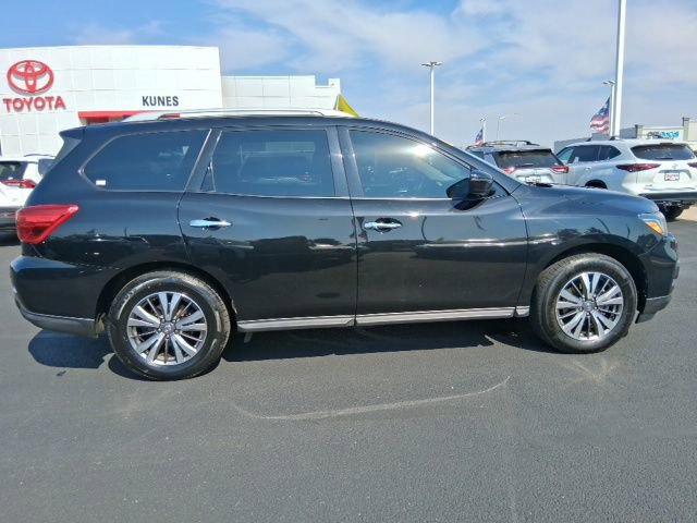 2020 Nissan Pathfinder SV photo 3