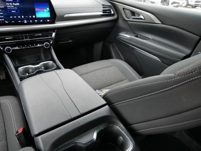 2024 Chevrolet Traverse 2LT - Photo 18