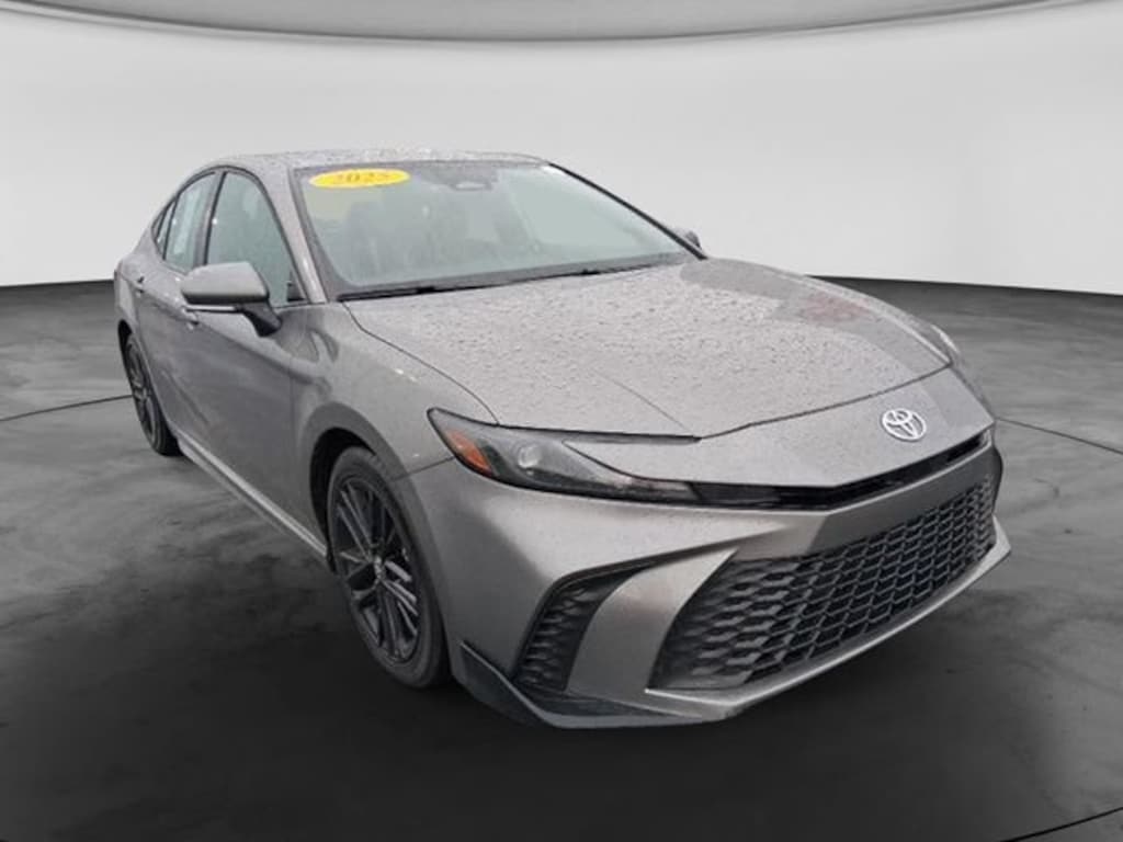 Used 2025 Toyota Camry SE Sedan