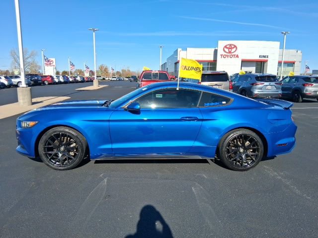 2017 Ford Mustang V6 photo 3