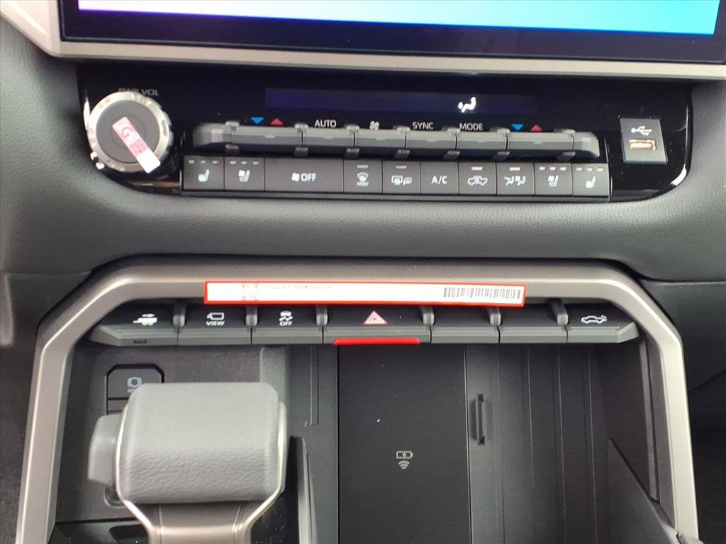 2026 Toyota Tundra Limited - Photo 10