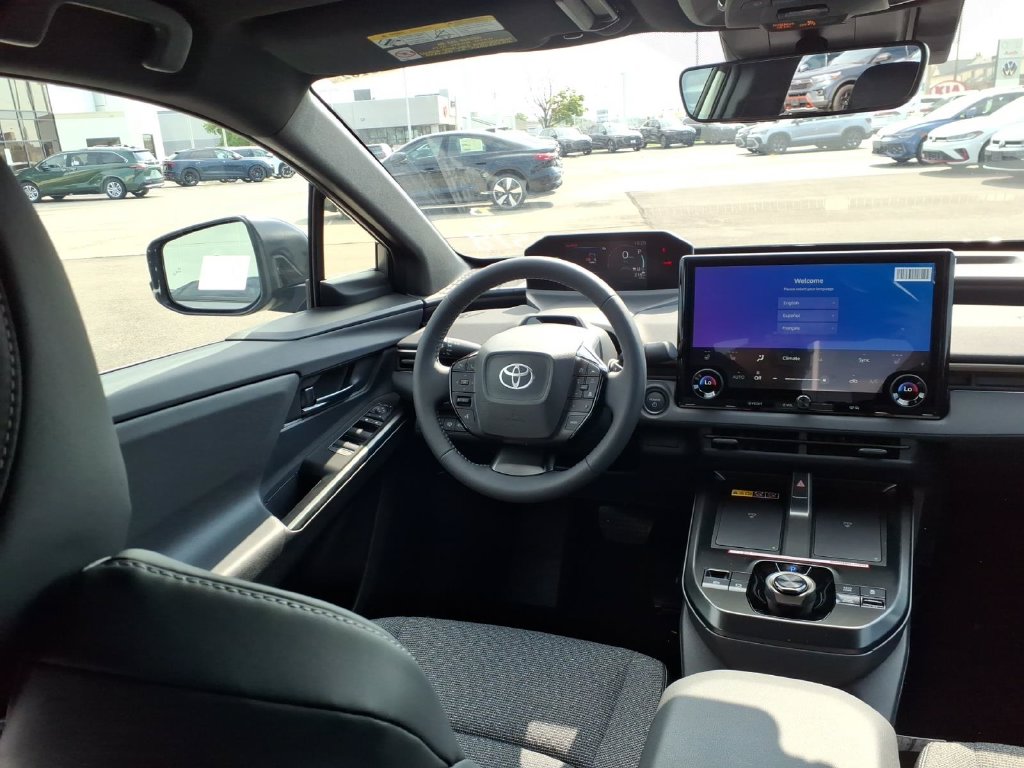 2026 Toyota bZ XLE - Photo 9
