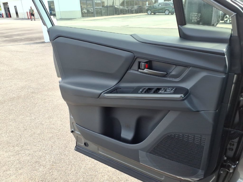 2026 Toyota bZ XLE - Photo 17