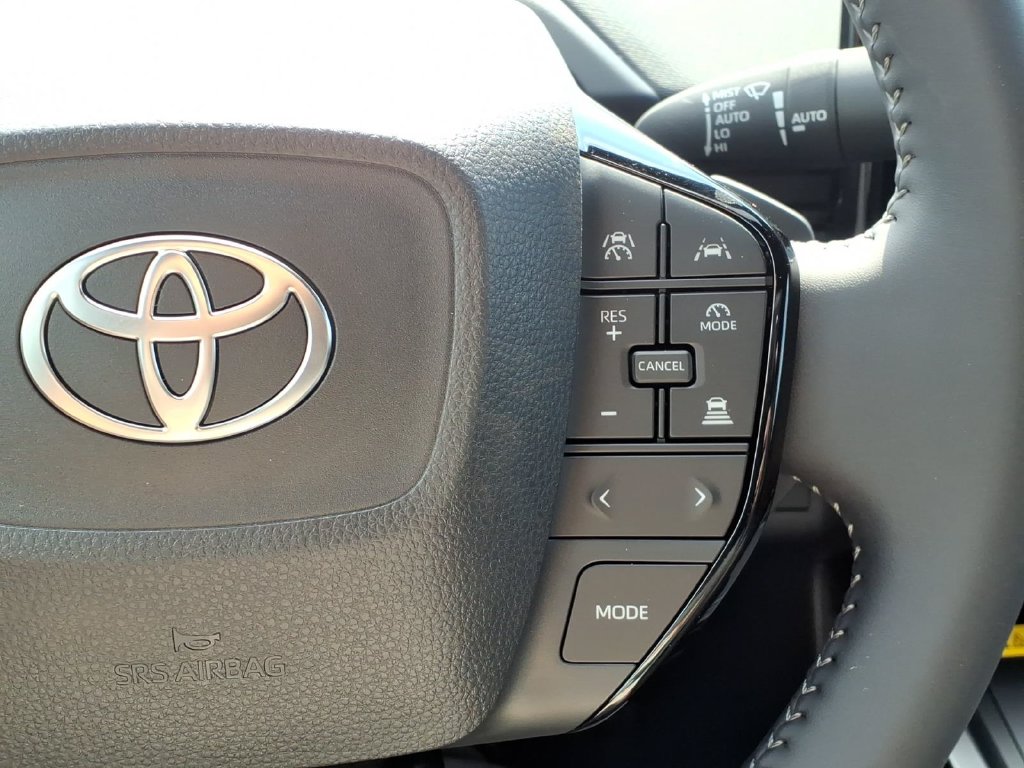 2026 Toyota bZ XLE - Photo 15