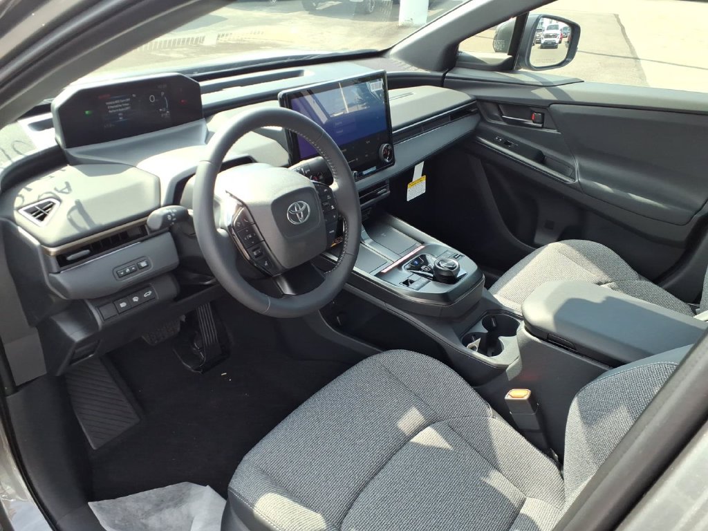 2026 Toyota bZ XLE - Photo 11