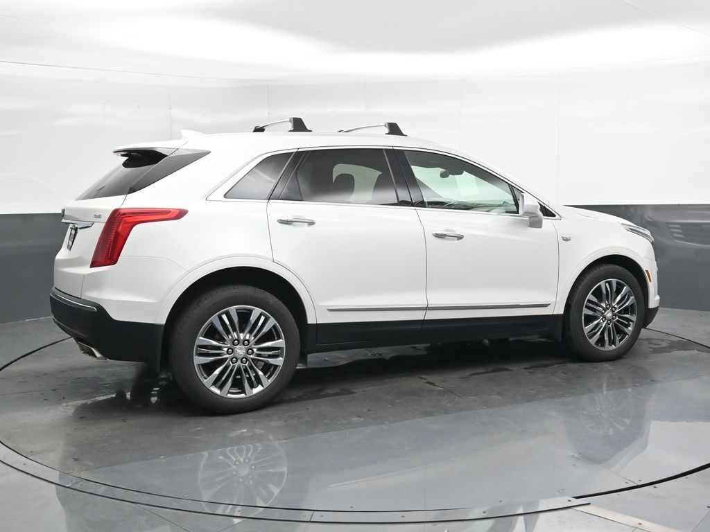 2018 Cadillac XT5 Premium Luxury photo 2