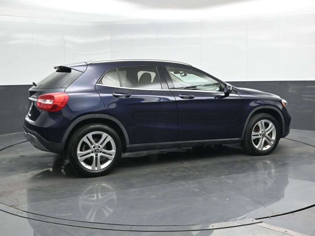 2019 Mercedes Benz GLA 250 4MATIC photo 2