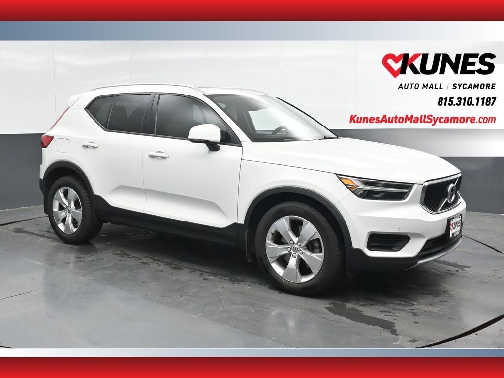 Used 2020 Volvo XC40 T5 Momentum SUV