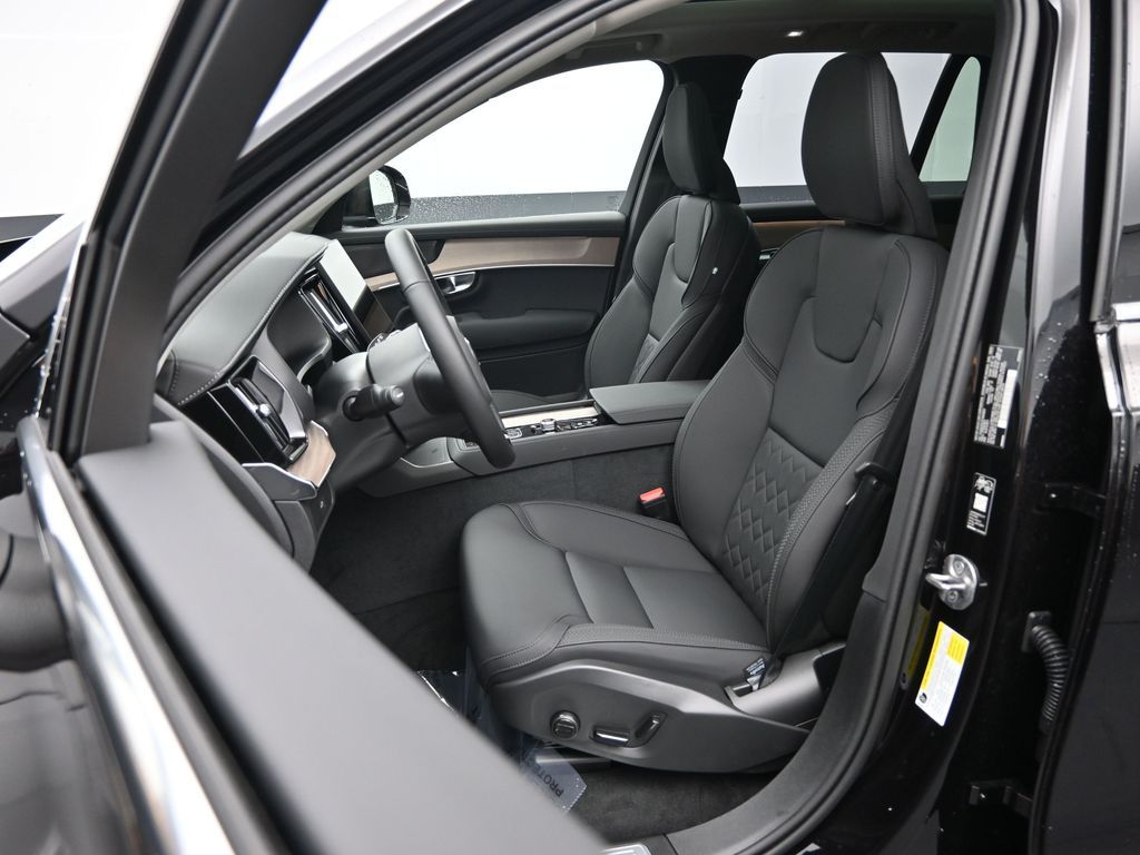 2026 Volvo XC90 Plus - Photo 21