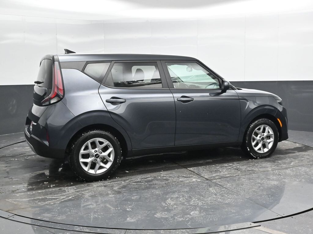 Used 2023 Kia Soul LX Hatchback