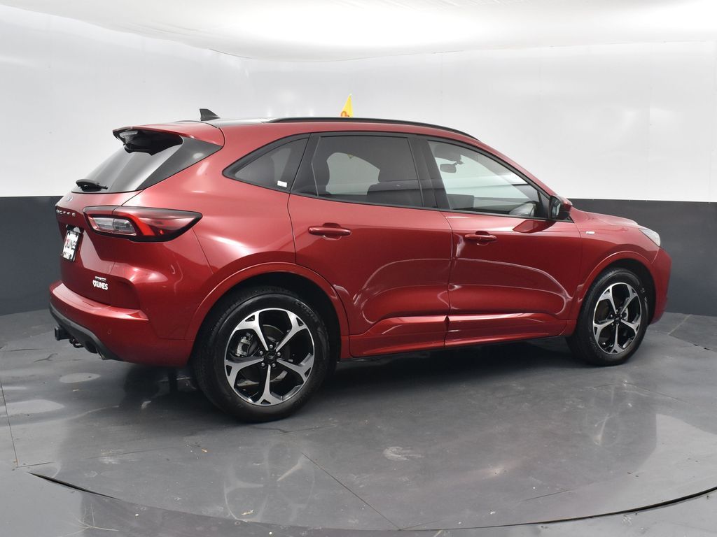 2023 Ford Escape ST-Line Select photo 2