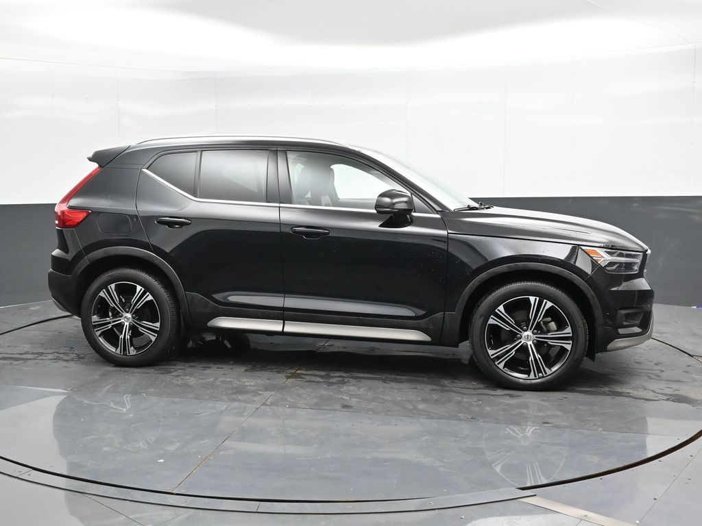 2022 Volvo XC40 T5 AWD Inscription photo 3