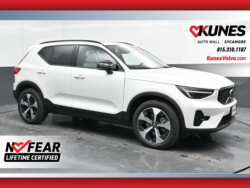 Used 2025 Volvo XC40 B5 Plus Dark Theme SUV