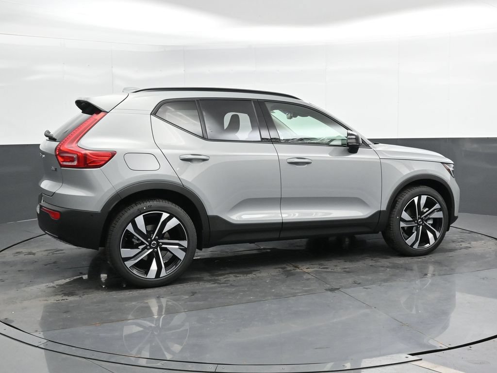 Used 2025 Volvo XC40 B5 Ultra Dark Theme SUV
