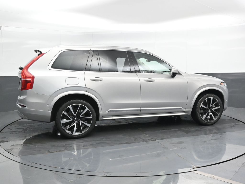 2024 Volvo XC90 B5 Plus photo 2