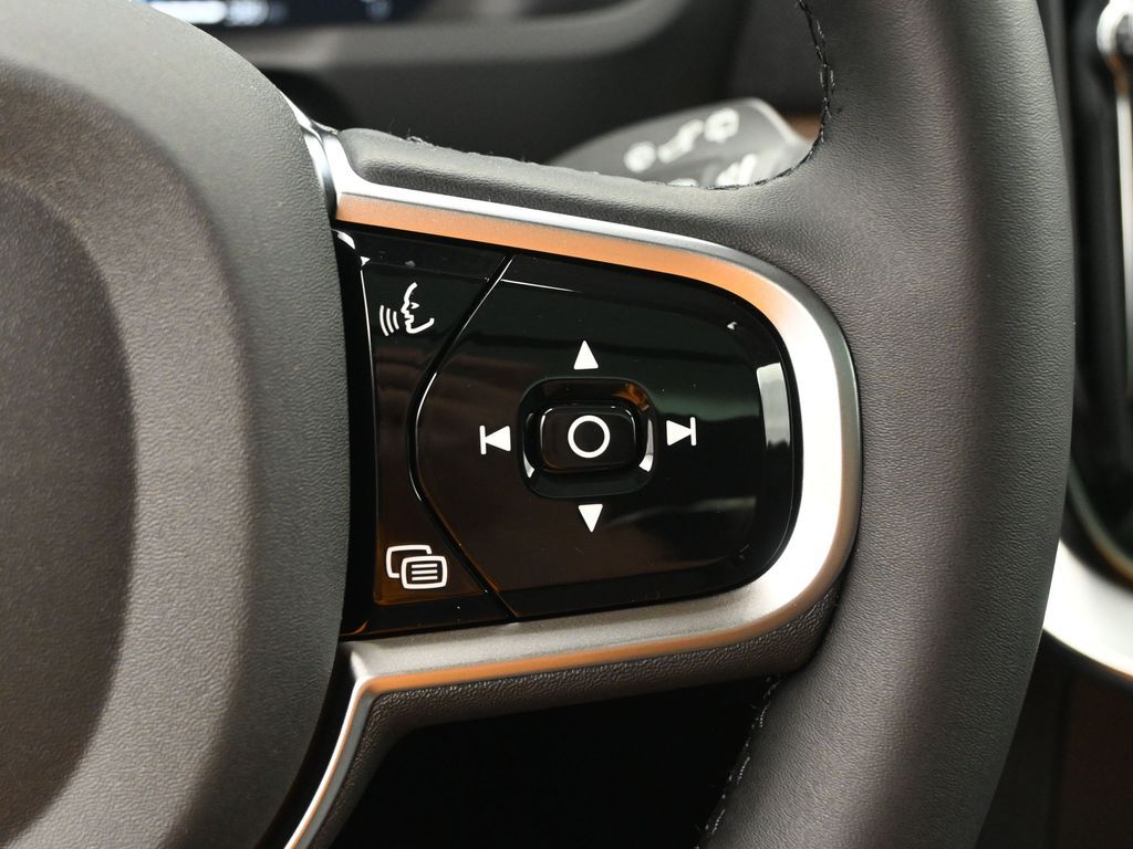 2026 Volvo XC90 Plus - Photo 10