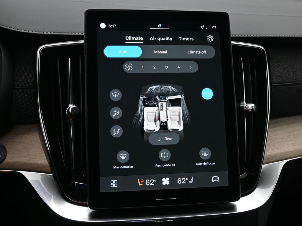2026 Volvo XC90 Plus - Photo 15