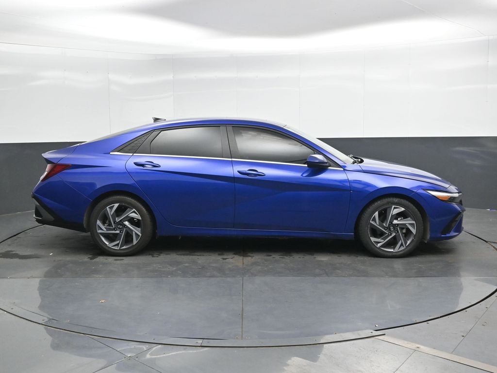 Used 2025 Hyundai Elantra SEL Convenience Sedan