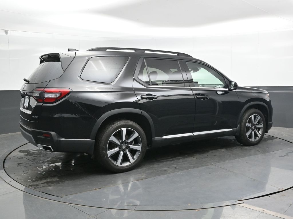 Used 2025 Honda Pilot Elite SUV