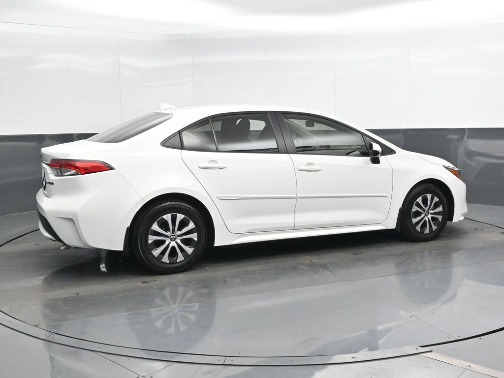 2022 Toyota Corolla Hybrid LE photo 2