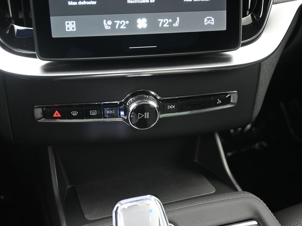 2026 Volvo XC90 Ultra - Photo 16