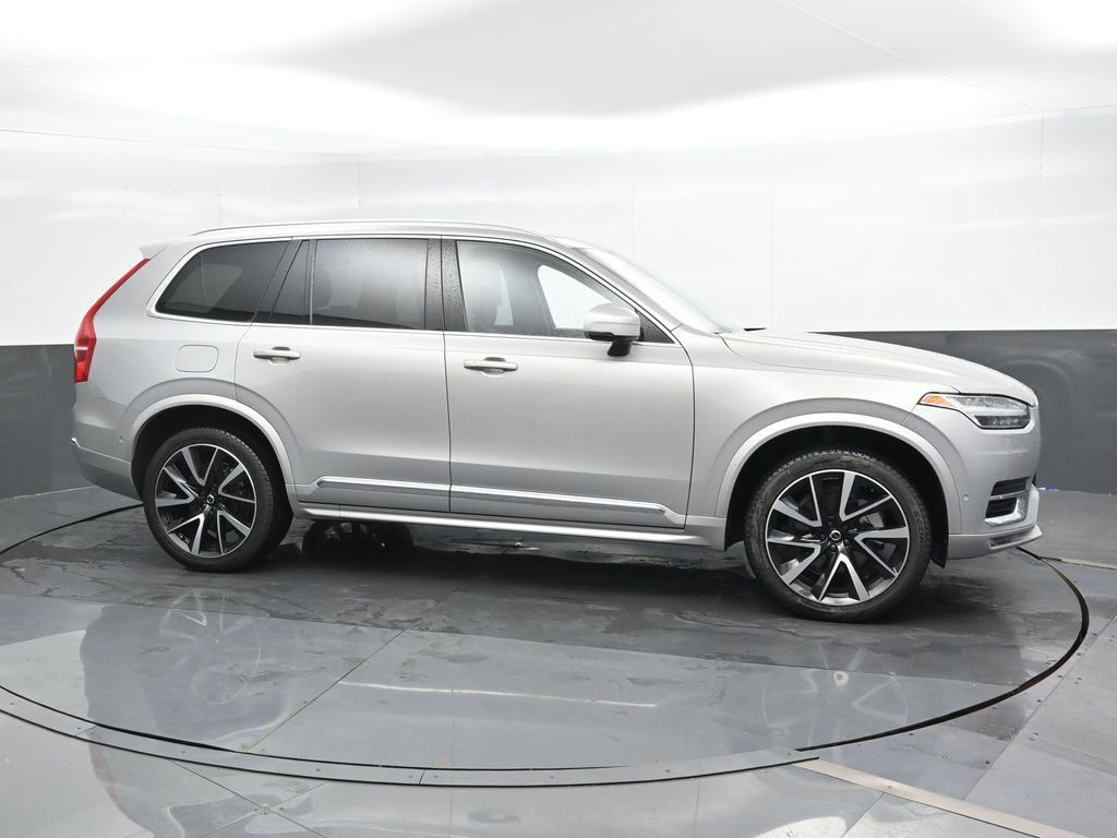 2024 Volvo XC90 B5 Plus photo 3