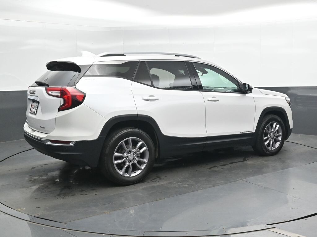 Used 2024 GMC Terrain SLT SUV