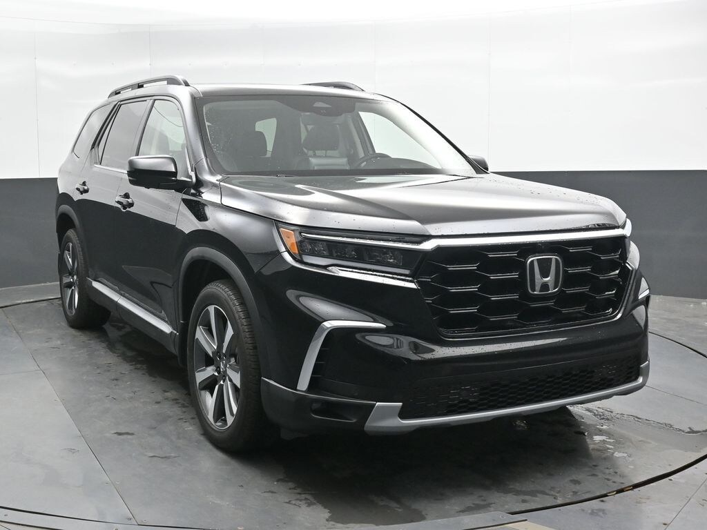 Used 2025 Honda Pilot Elite SUV