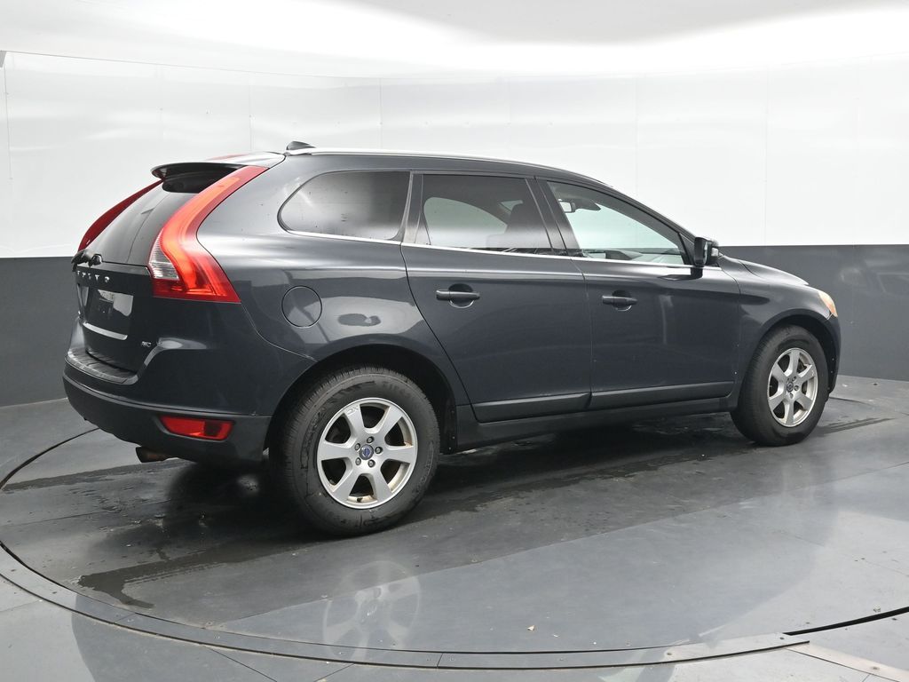 Used 2011 Volvo XC60 3.2 with VIN YV4952DZXB2138629 for sale in Sycamore, IL